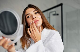 ОСЛОБОДЕТЕ СЕ ОД СТАРЧКИТЕ ДАМКИ: Шест природни препарати за пигментни дамки