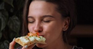 Брзото џвакање храна може да предизвика лошо варење