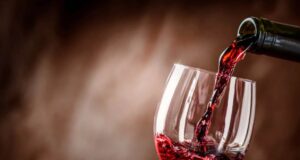 ИМА СПАС ВО ВИНОТО: Експертите тврдат дека овој напиток има бројни придобивки за организмот – Толку можете да пиете дневно!