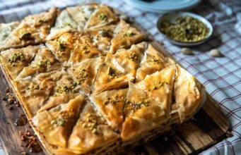 Колку подолго стои, толку е повкусна: Наједноставниот рецепт за баклава, стар повеќе од 100 години