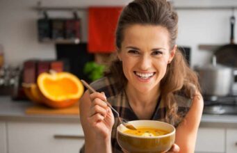 Исхрана по четириесеттите: Пет совети за здраво и избалансирано мени