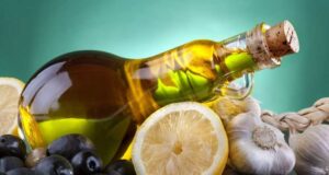 Маслиновото масло и лимонот е комбинација која ги чисти органите и ја намалува болката во зглобовите