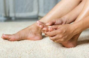 Како да препознаете ВИСОК ХОЛЕСТЕРОЛ ВО КРВТА? Овој ЗНАК ВО НОЗЕТЕ укажува дека премногу маснотии се таложат во артериите