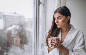 УТРИНСКА НАВИКА ФАТАЛНА ЗА ЖЕНИТЕ: Ве дебелее, а хормоните дивеат