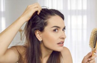 Два знаци на висок холестерол што може да се забележат во косата