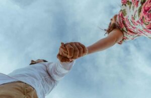 ШТО Е ФЕБИНГ? Модерните бракови и врски пропаѓаат поради него