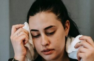 Од замор до пот: Суптилни предупредувачки знаци дека нешто не е во ред со вашето срце