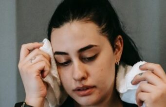 Од замор до пот: Суптилни предупредувачки знаци дека нешто не е во ред со вашето срце