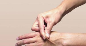 Проверете дали пиете доволно вода со едноставен тест