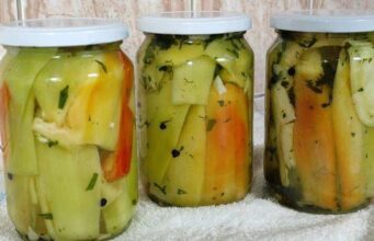 ГОТОВИ ЗА 10 МИНУТИ: Кисели пиперки без готвење или конзерванси