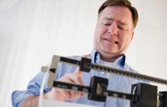 Психијатар предупредува: Секој четврти човек кој страда од нарушување во исхраната е маж