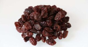 Сите пијат вода со лимон, но дали сте пробале вода со суво грозје? Има магични лековити ефекти!