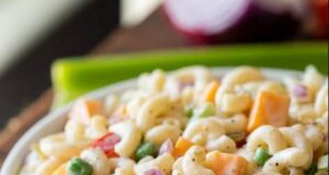 МАМИНА САЛАТА СО ТЕСТЕНИНИ ГОТОВА ЗА 10 МИНУТИ