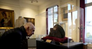 Шапката на Наполеон Бонапарта продадена за неверојатна сума