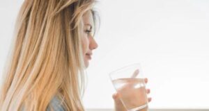 Осум чаши вода, седум… :Ова се клучните елементи за здрава и фит линија