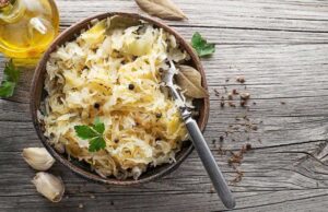 5 ПРИЧИНИ зошто треба да јадете кисела зелка СЕКОЈ ДЕН: Го зајакнува имунитетот, го подобрува расположението, влијае на здравјето на срцето