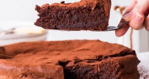 Чоколадна торта без брашно со само три состојки