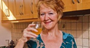 Две недели пиела јаболков оцет: Го излечила артритисот, воопшто не чувствува болка!(РЕЦЕПТ)