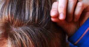 Кажете му збогум на опаѓањето на косата: Маска за зајакнување на корените по рецепт на руските лекари