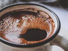 Додадете само една состојка во вашето кафе и стомакот ќе ви се заблагодари