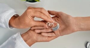 Слушните помагала им помагаат на луѓето да живеат подолго