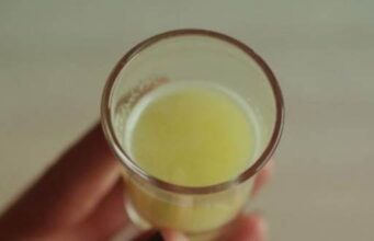 ПИЈТЕ ЕДНА ЧАША СЕКОЈА НОЌ ПРЕД СПИЕЊЕ: Исчистете го дебелото црево и согорувајте маснотии ДОДЕКА СПИЕТЕ!