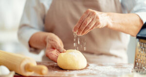 За слатки и солени кифлички, лепчиња, пица… ЛУДО ТЕСТО успева секој пат, а може да ви трае и до 7 дена