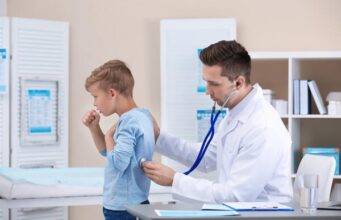 КОИ СЕ СИМПТОМИТЕ НА ГОЛЕМАТА КАШЛИЦА? објаснува д-р Поповиќ