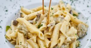 „ЛУЃЕТО МИ ПОСАКУВААТ СМРТ ПОРАДИ РЕЦЕПТОТ КАРБОНАРА“: Ова е оригиналниот рецепт од 1954 година, светот е во шок