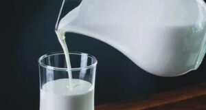 Експерт откри кога е поздраво да се напие чаша млеко, наутро или навечер
