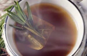 ПОЗНАТ БИЛКАР ЈА ОТКРИ ГРЕШКАТА ШТО ЈА ПРАВИМЕ КОГА ПОДГОТВУВАМЕ ЧАЈ: Вака ги уништуваме сите лековити состојки!