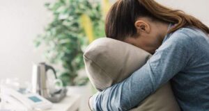 ФАКТИ ШТО НЕ ГИ ЗНАЕТЕ ЗА ДЕПРЕСИЈАТА: Еве каков начин да помогнете некому