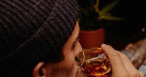 Четири вообичаени навики кои можат да го зголемат ризикот од деменција, според студиите