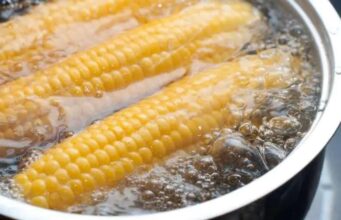 Варената пченка е идеална за СЛАБЕЕЊЕ! Се верува дека помага во смирување на дури 4 болести, а вака правилно се готви