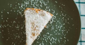 Рецепт за торта со кокос и лимета за вистинско летно освежување