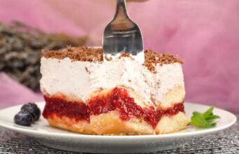 Се прави за 5 минути, а повкусна нема да најдете: СЛАДОЛЕД ТОРТА со колачиња и најкремаст фил