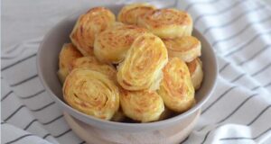 Воздушни и меки пити со сирење, за само 10 минути на маса