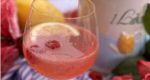 Рецептот за совршена малинада е се што ви треба во овие топли денови!