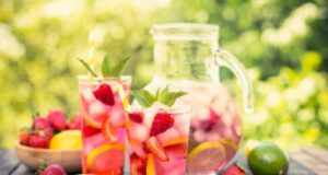 7 рецепти за природни сокови со сезонско овошје