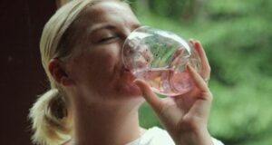 Нутриционист: Секој треба да го започне утрото со едноставен пијалок