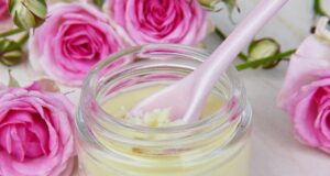 Заборавете на скапите третмани: Крем за беспрекорен тен по рецепт стар 2000 години