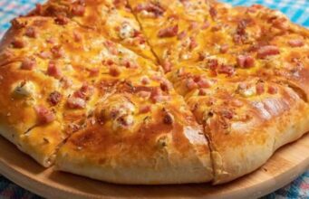 Фантастична полнена погача на поинаков начин (видео)