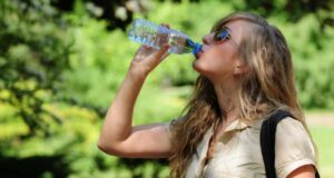 ЛЕКАРИТЕ ОТКРИЛЕ ШТО Е НАЈДОБРО ДА СЕ ПИЕ КОГА Е ТОПЛО, А НЕ Е ВОДА!