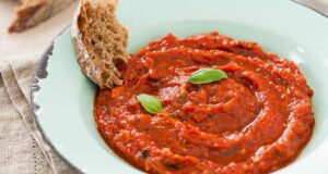 Оригинален рецепт за македонски пинџур: Повкусен од љутеница, сериозна конкуренција за ајвар