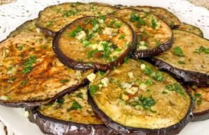 Највкусниот модар патлиџан во маринада: Подгответе го на најлесен начин!