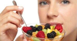 Вклучете го во исхраната: Ова овошје ја намалува надуеноста