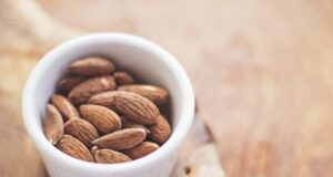 Потопете 4 бадеми преку ноќ: Јадете ги наутро и ќе заборавите на…