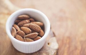 Потопете 4 бадеми преку ноќ: Јадете ги наутро и ќе заборавите на…