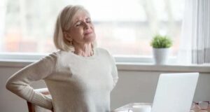 Невролог објаснува што може да предизвика болки во грбот