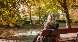 Како да знаете дали сте депресивни или само во лошо расположение?